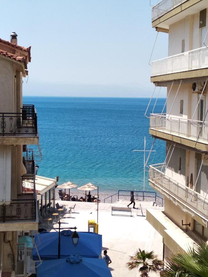 Seaview Apartment In Theheart Of Loutraki Exteriér fotografie