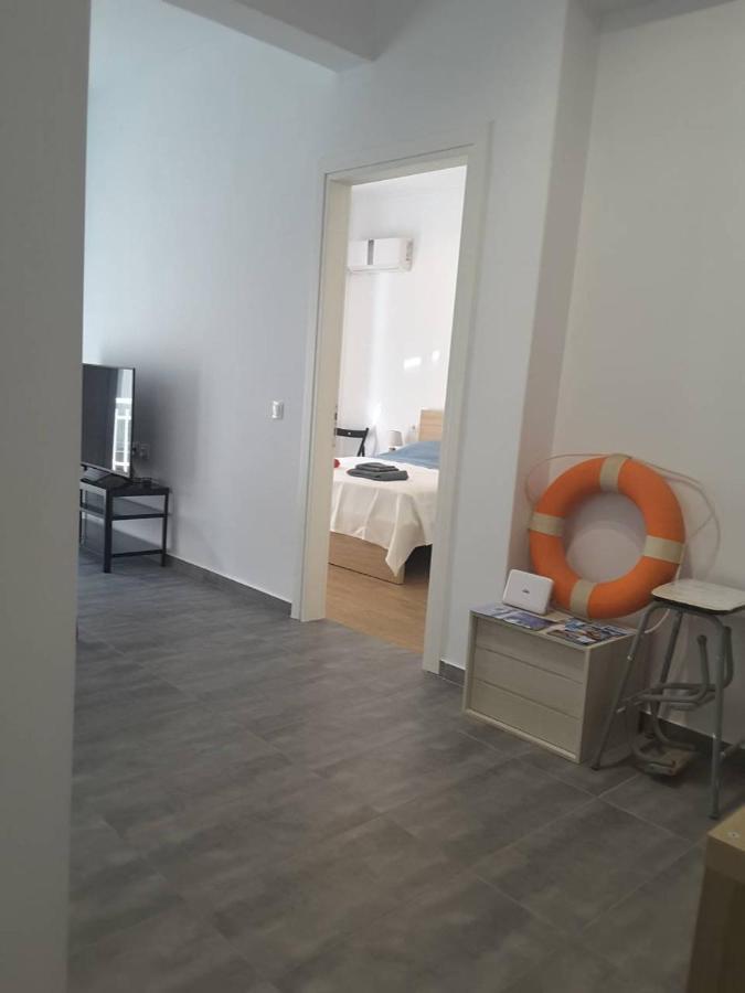 Seaview Apartment In Theheart Of Loutraki Exteriér fotografie